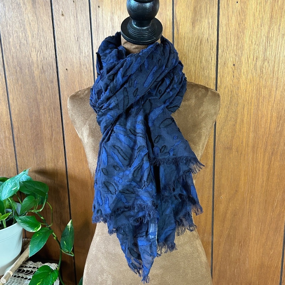 Banana Republic Navy Blue Textured Jacquard‎ Scarf with Eyelash Fringe Trim